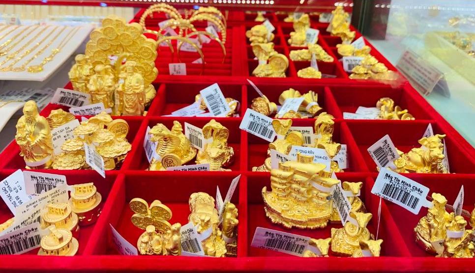 Gia vang khong the pha vo nguong 3.400 USD/ounce, tuy nhien, cac nha phan tich van tin vang co tiem nang tang trong nam nay. Anh: Phuong Anh