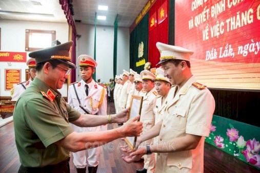 4 Giám đốc Công an tỉnh nghỉ hưu, Bộ trưởng giao quyền phụ trách cho các cấp phó