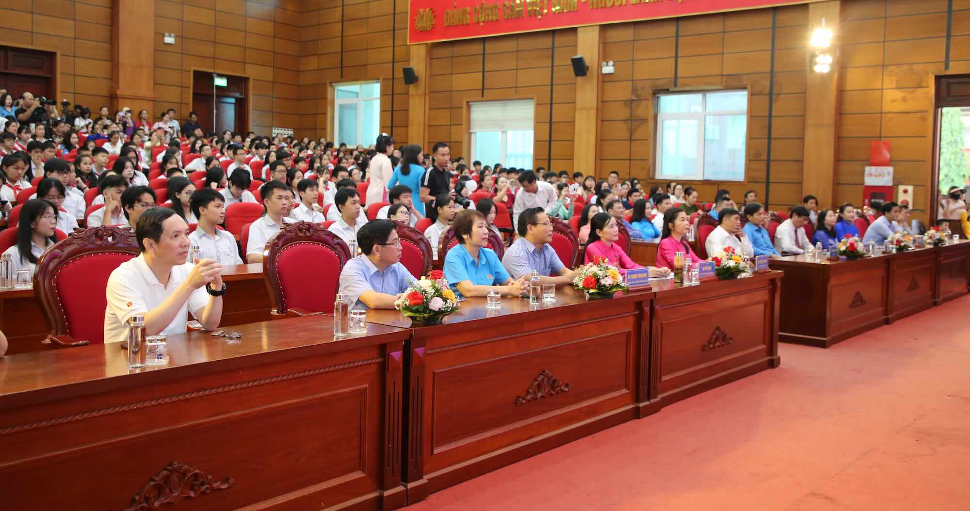 Quang cảnh buổi lễ tuyên dương. Ảnh: Công Sáng