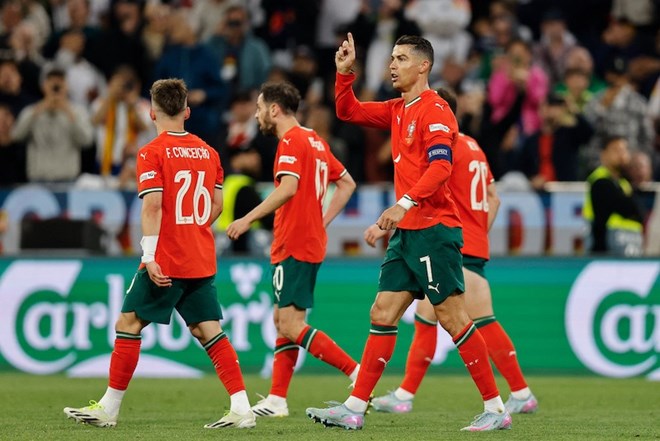 Ronaldo dang huong den danh hieu Nations League cung Bo Dao Nha. Anh: AFP