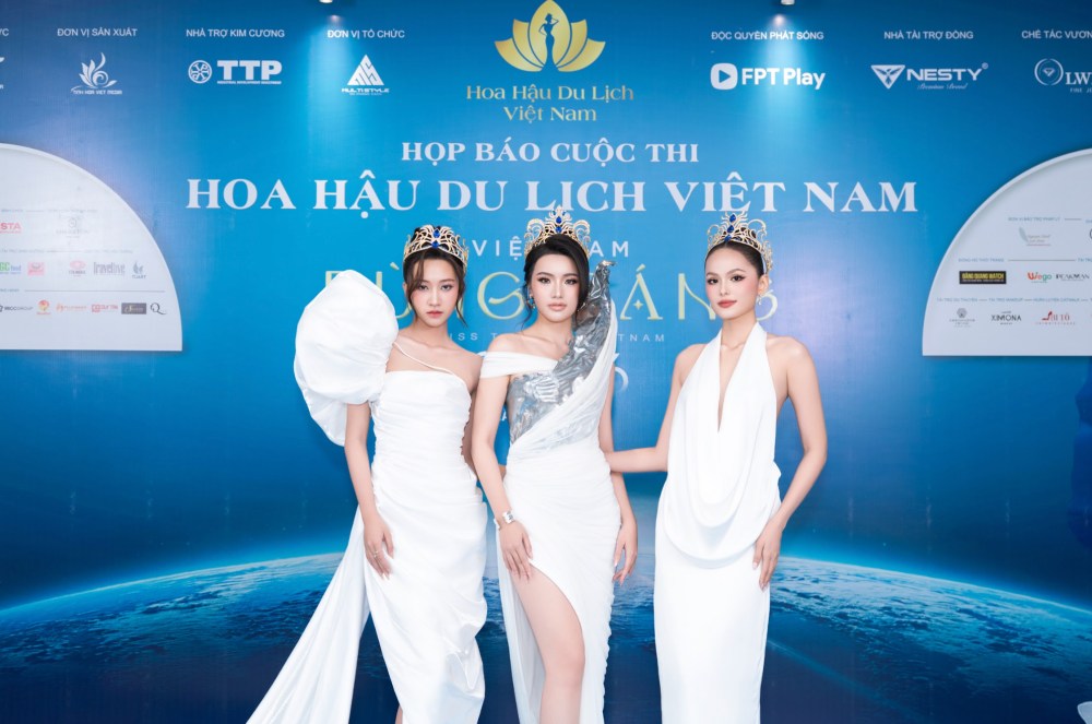 Top 3 Hoa hậu Du lịch Việt Nam đương nhiệm. Ảnh: BTC