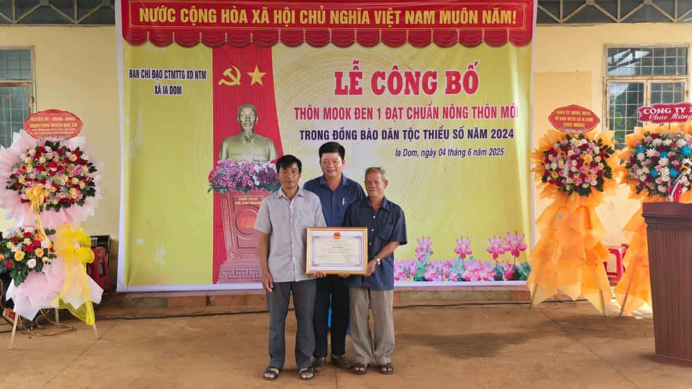 Nhieu thon, xa dat chuan Nong thon moi. Anh: Quoc Long