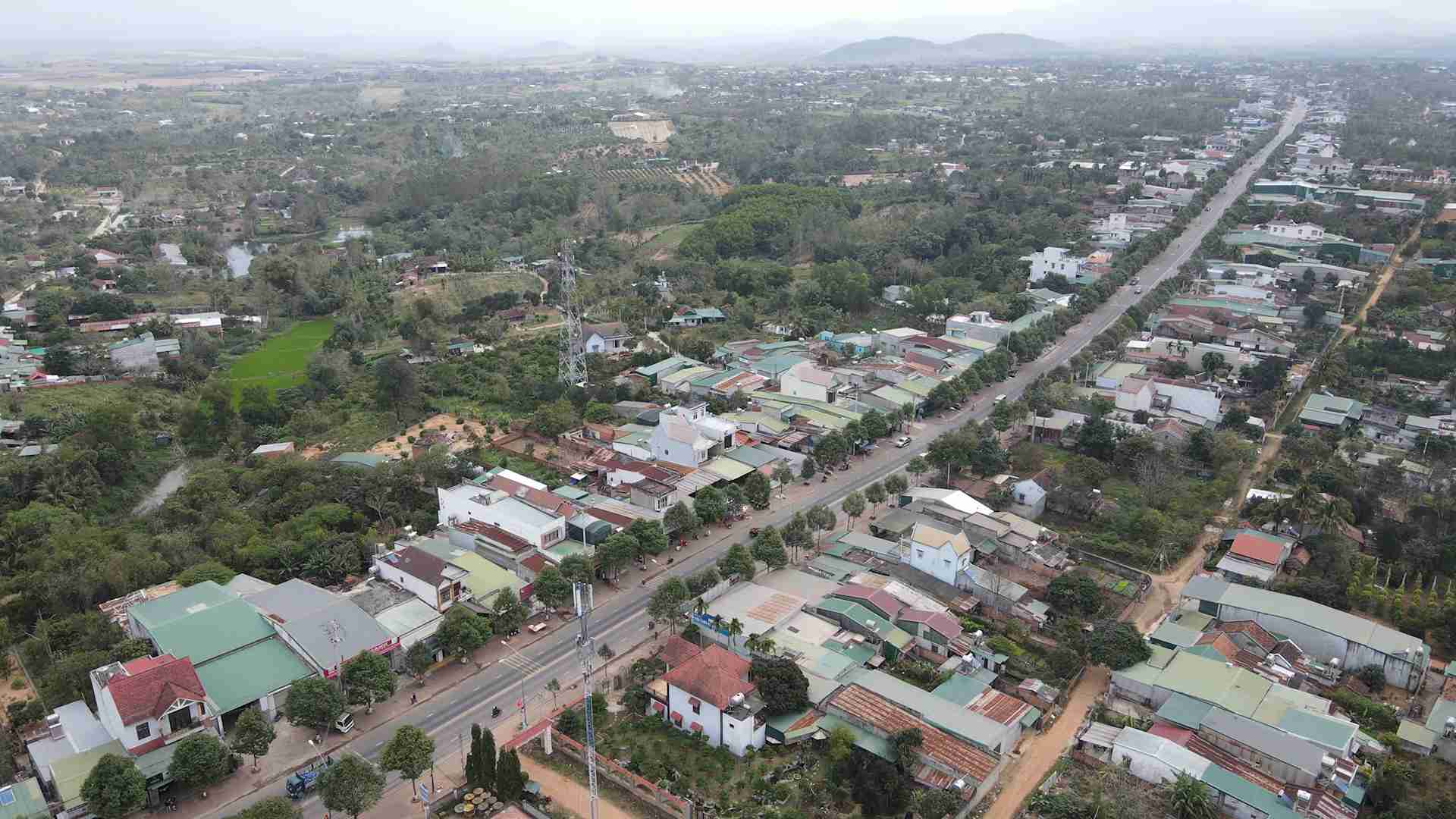 Mot goc trung tam thi tran Ea Kn