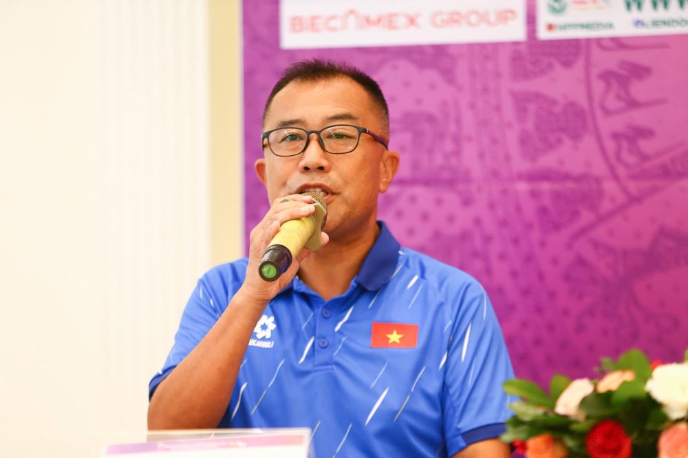 Entrenador Okiyama Masahiko de mujeres vietnamitas U19. Foto: a un