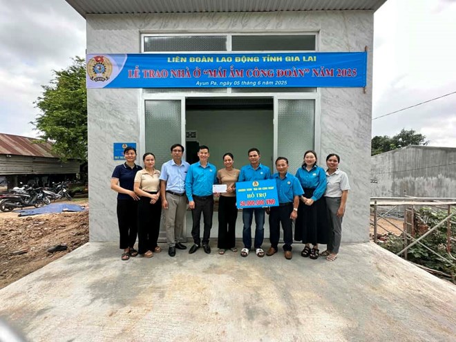 Trao Mái ấm Công đoàn cho đoàn viên khó khăn ở Gia Lai