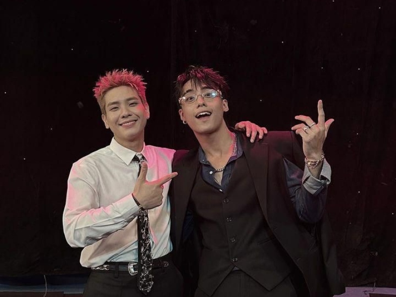 Anh trai say hi Quân A.P và Hải Đăng Doo. Ảnh: Thành Long.