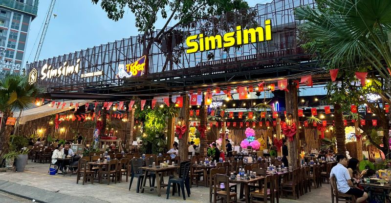 Da Nang sanciona 3 establecimientos por violaciones de alimentos y seguridad ambiental.