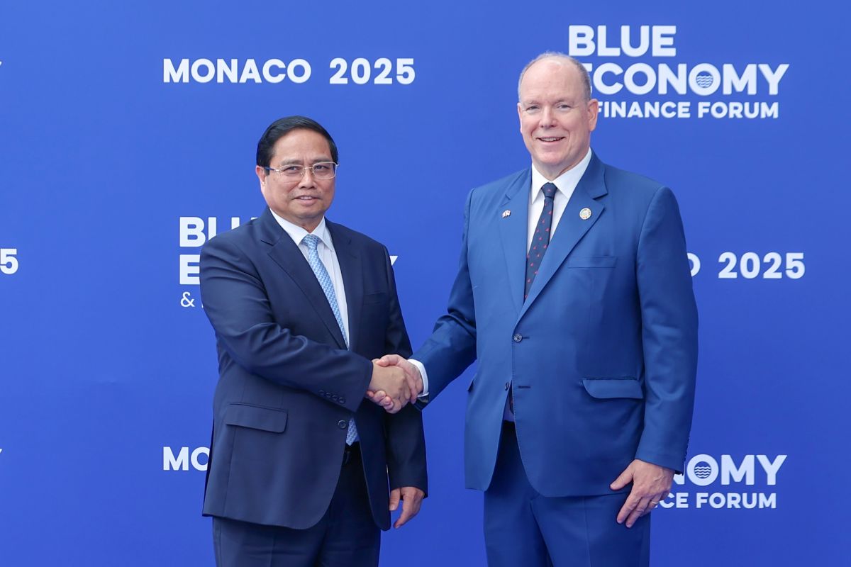 Hoang than Monaco Albert II don Thu tuong Chinh phu Pham Minh Chinh toi du Dien dan Tai chinh va Kinh te xanh trong khuon kho Hoi nghi UNOC 3. Anh: VGP