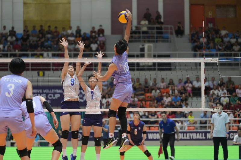Khong kho de Viet Nam lay lai the tran du bi dan truoc trong set 3. Anh: VFV