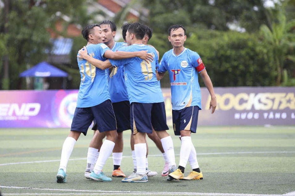 Phuc Dao Dien danh bai Spa Lan Ngoc – Kien Giang voi ti so 5-1, mang ve 3 diem dau tien tai mua giai nam nay. Anh: Ban to chuc