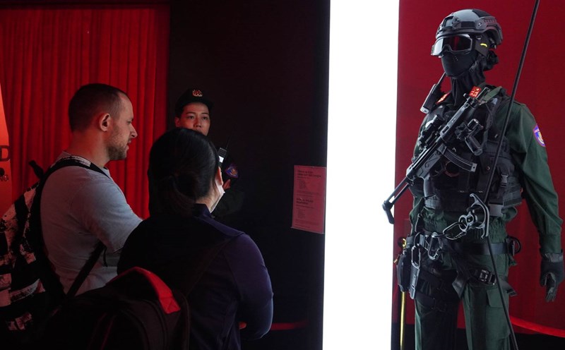 International visitors impressed the Vietnamese people through the CAND Glory event