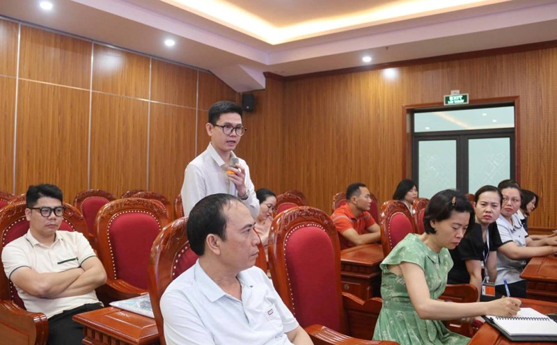 Social opinion contributor of Nam Dinh Provincial Federation of Labor shared his views at the conference. Photo: Nam Dinh Trade Union