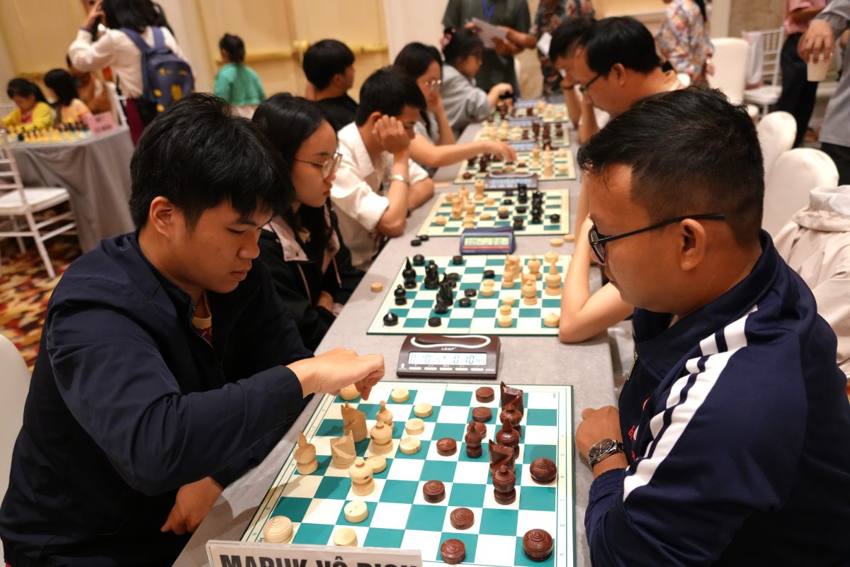 Competition in Maruk chess at the tournament. Photo: Thanh An