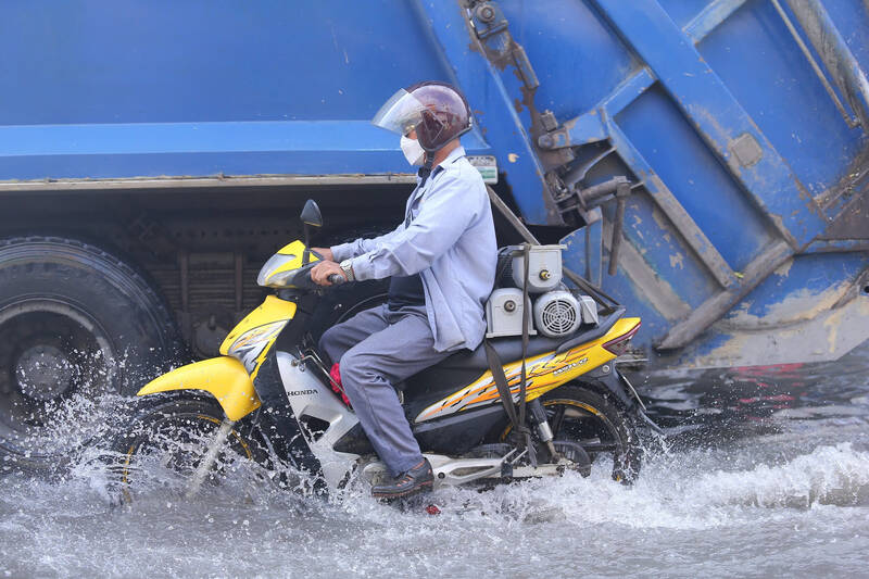 Northwest weather on June 9, cloudy, moderate rain and scattered thunderstorms in the afternoon and evening, average temperature from 23-37 degrees Celsius. Photo: Thanh Vu