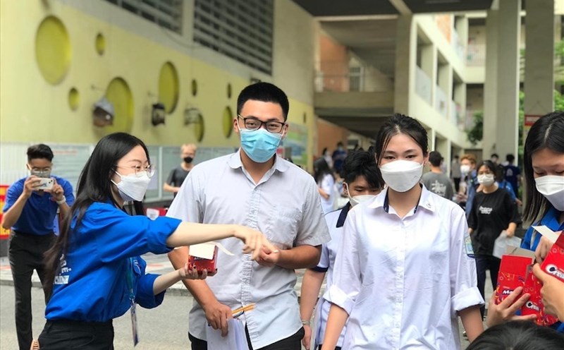 In 2025, many universities will continue to apply the high school transcript admission method for admission. Photo: Trang Ha