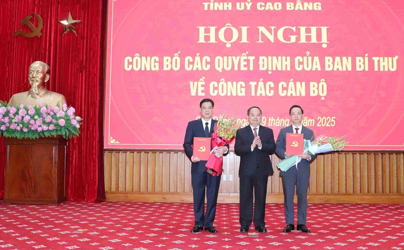The Secretariat approved 2 Deputy Secretaries of the Cao Bang Provincial Party Committee. Photo: The Hien