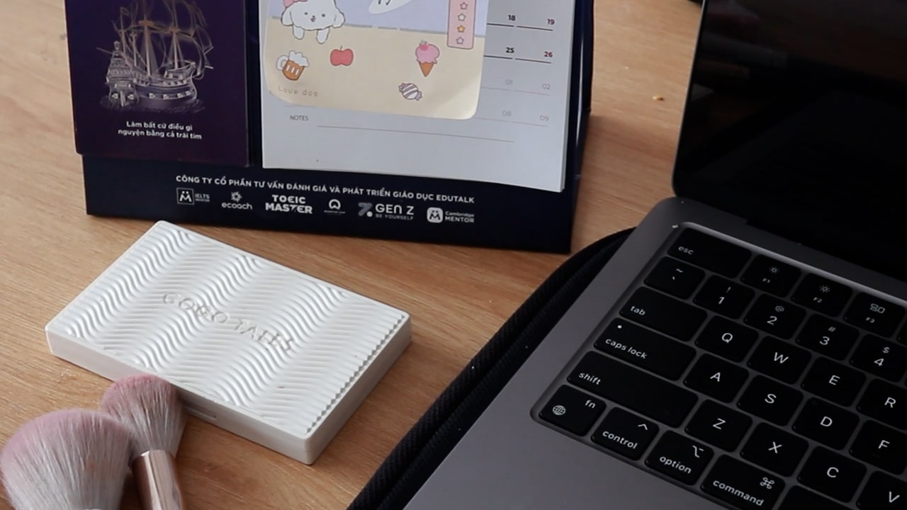 Helping children love reading is not difficult if parents know how to create excitement, build habits and accompany their children from an early age. Photo: Huyen Trang