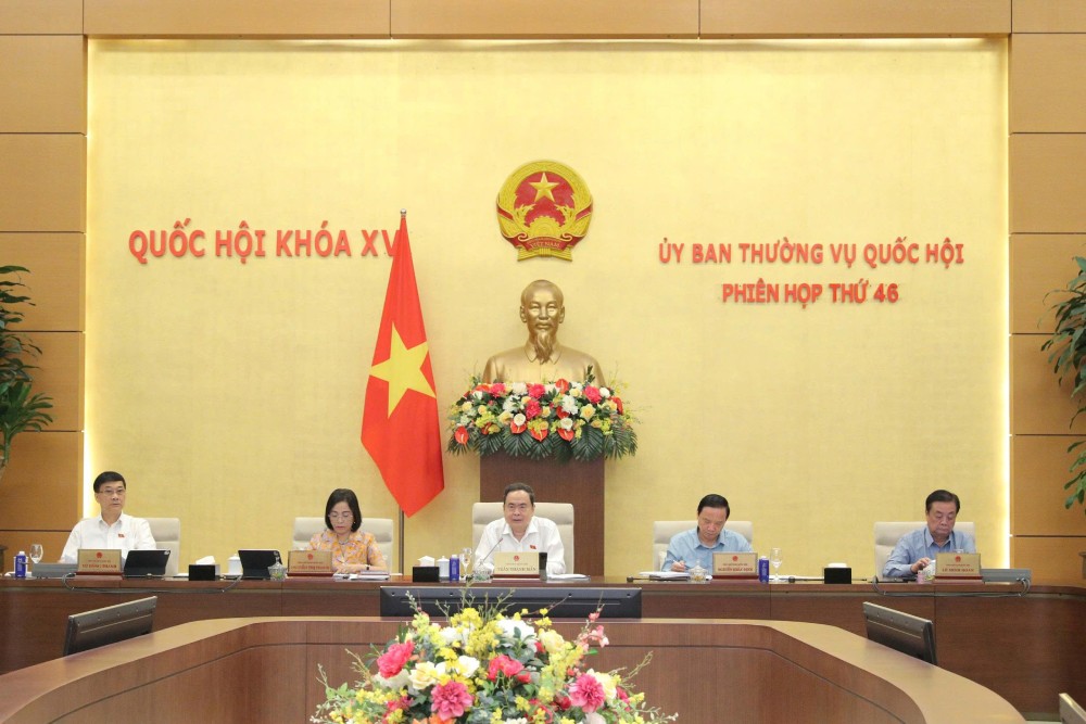 Phien hop sang 9.6 cua Uy ban Thuong vu Quoc hoi. Anh: Pham Dong