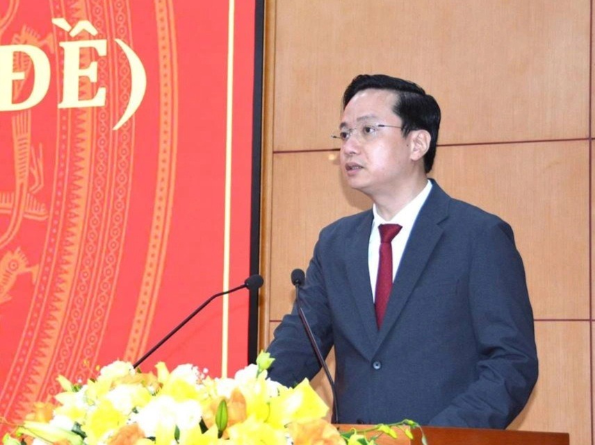 New Chairman of Cao Bang Provincial People's Committee Le Hai Hoa spoke at the meeting. Photo: Cao Bang Provincial People's Committee