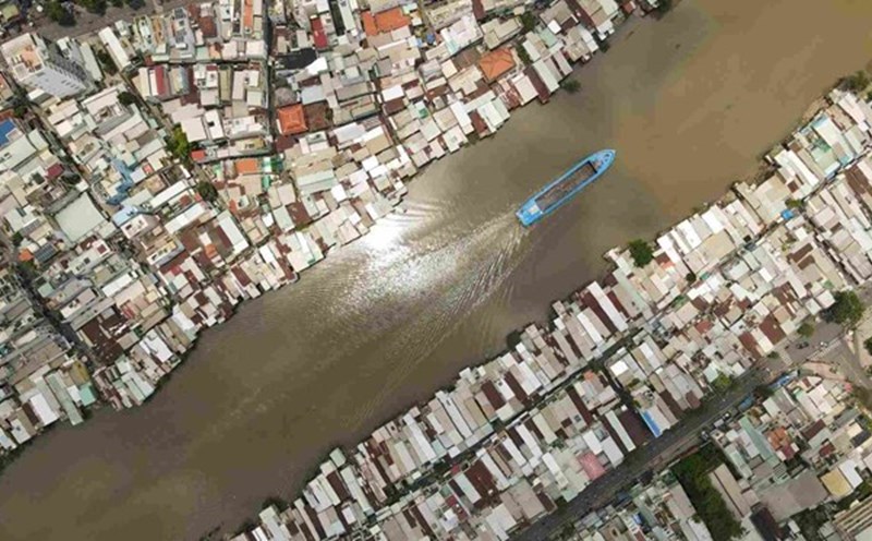 The project to renovate the North bank of the Doi Canal (District 8) will relocate 1,617 households. Photo: Anh Tu