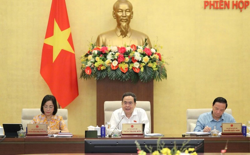 Politburo member and National Assembly Chairman Tran Thanh Man pointed out that recently, there has been a situation where businesses are issuing bonds everywhere. Photo: Pham Dong