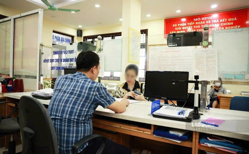 The orientation for arranging cadres, civil servants and public employees at the commune level after the merger of provinces and cities is mentioned in Official Dispatch 03/CV-BCD. Photo: Hai Nguyen.