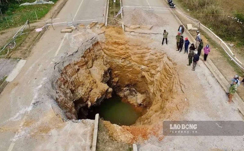 From the death hole of Bac Kan, how did Vietnam handle the death hole