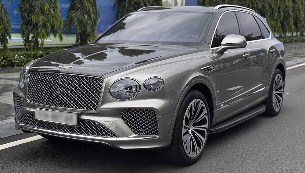 El SUV Super Luxury Bentley Bentayga V8 se ofrecio por mas de 12 mil millones de dong en la ciudad de Ho Chi Minh. Foto: Van Luu