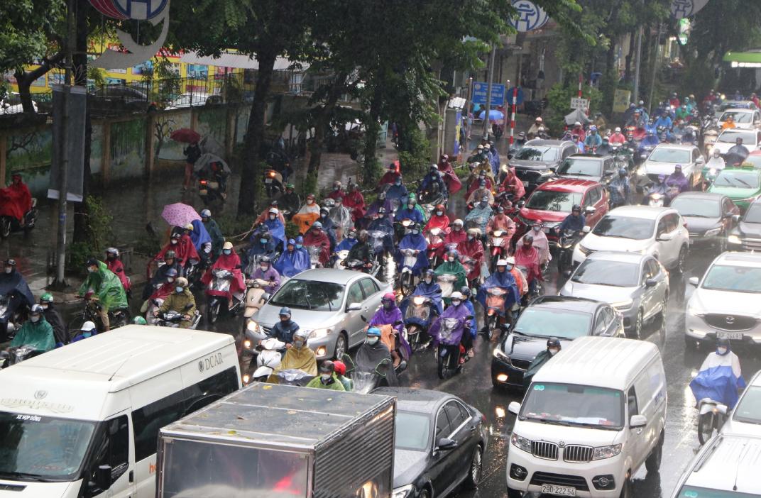 El pronostico del tiempo en el norte tiene duchas y tormentas dispersas en la mañana de 10.6. Foto: Huu Chanh