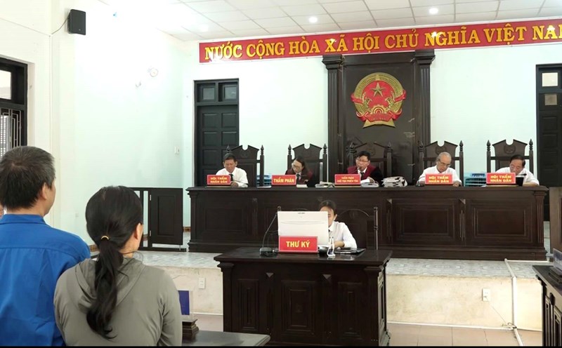 For defrauding more than 36 billion VND, a couple in Hue went to prison together.