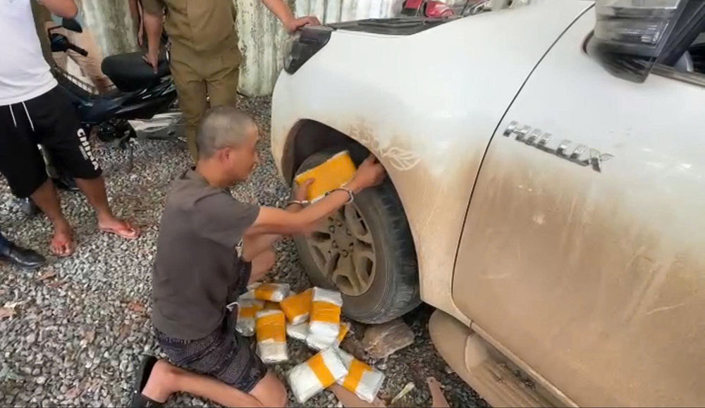 Đối tượng Vàng A Minh cất giấu số lượng lớn ma túy tại nhiều vị trí trên xe ô tô bán tải. Ảnh: Công an Điện Biên