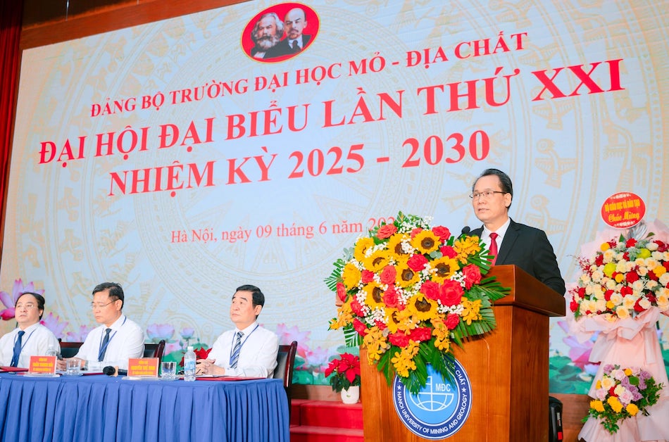 Ong Nguyen Thanh Son, Thanh uy vien, Bi thu Dang uy Khoi cac truong Dai hoc, Cao dang Ha Noi phat bieu. Anh: Ban to chuc 