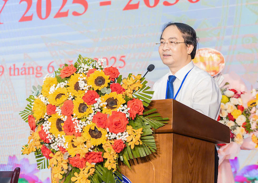 PGS.TS Tran Xuan Truong - Bi thu Dang uy truong, Chu tich Hoi dong Truong Dai hoc Mo - Dia chat. Anh: Ban to chuc