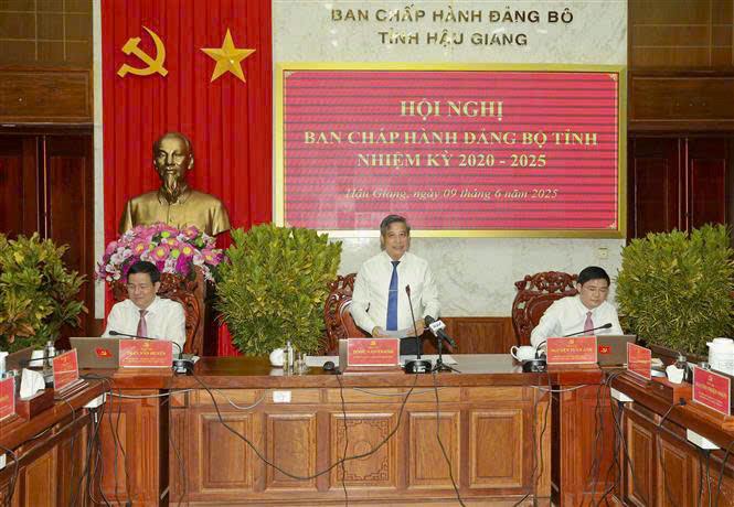 Bi thu Tinh uy tinh Hau Giang Dong Van Thanh phat bieu tai hoi nghi. Anh: Duy Ba