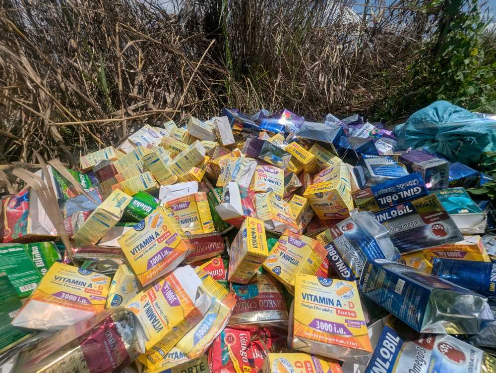 A batch of functional foods was stolen in Ho Chi Minh City. Photo: Anh Tu