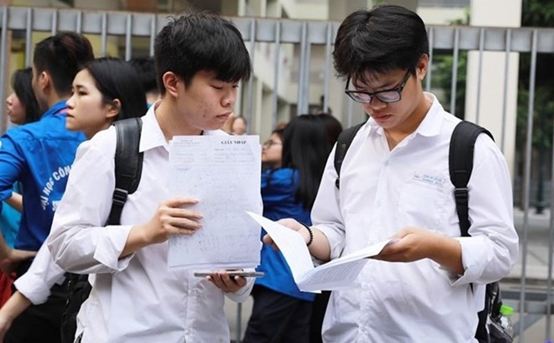 In 2025, considering high school transcripts will continue to be used by many universities as an admission method. Photo: Hai Nguyen