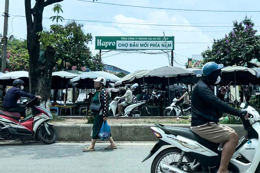 Chợ đầu mối phía Nam Hà Nội. Ảnh: Nhóm PV