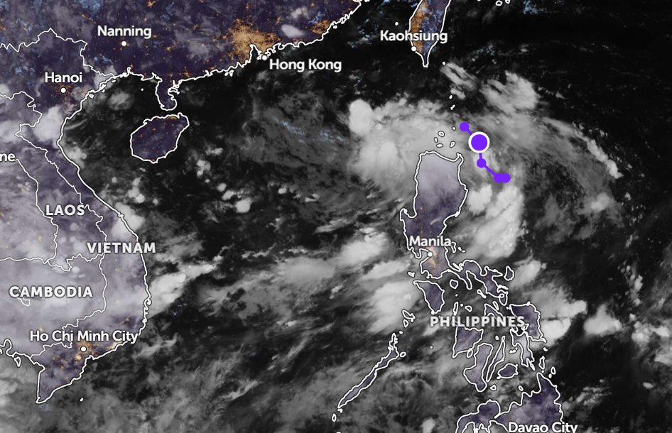 Ap thap gan Bien Dong di duong vong khi tien sat dat lien Philippines. Anh: ZoomEarth