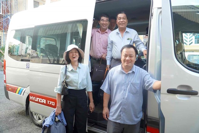 Sáng 1.7, cán bộ Bình Phước tề tựu về Đồng Nai trong tâm thế sẵn sàng làm việc