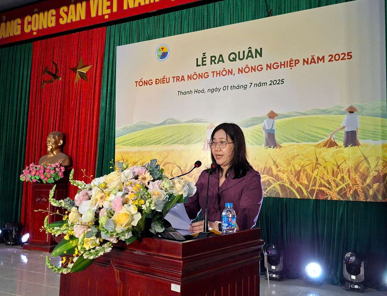 Cuoc dieu tra nay se giup cung cap thong tin day du, toan dien ve thuc trang phat trien nong nghiep, nong thon va doi song cua nguoi dan nong thon tren pham vi ca nuoc. Anh: Tuyet Lan