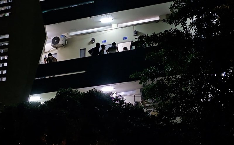 The scene of the young man dying in a hanging position in a rented room.