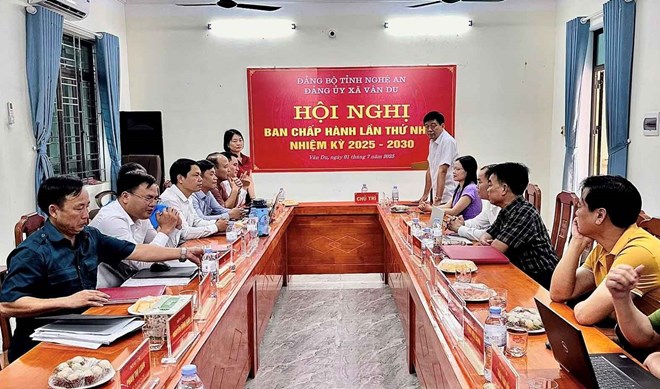 Phó Chủ tịch LĐLĐ tỉnh Nghệ An giữ chức Bí thư Đảng ủy xã