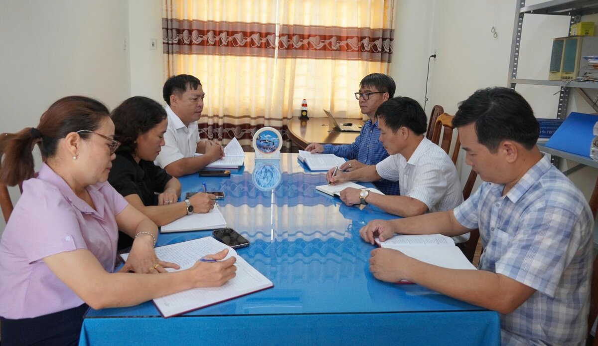 Can bo So Nong nghiep va Moi truong tinh Quang Ngai hoi ha vao guong quay cong viec ngay tu ngay 1.7. Anh: Vien Nguyen