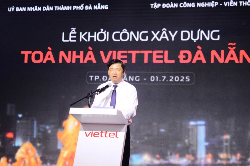 Ong Luong Nguyen Minh Triet - Chu tich UBND TP Da Nang phat bieu tai buoi le. Anh: Tran Thi