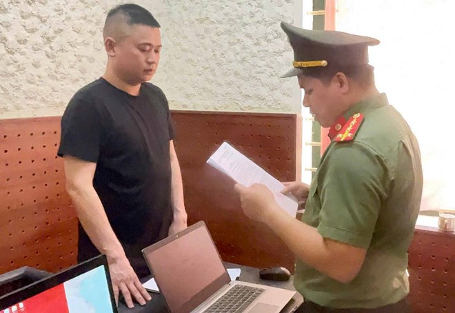 Bắt Phó Văn phòng đại diện Tạp chí Luật sư Việt Nam