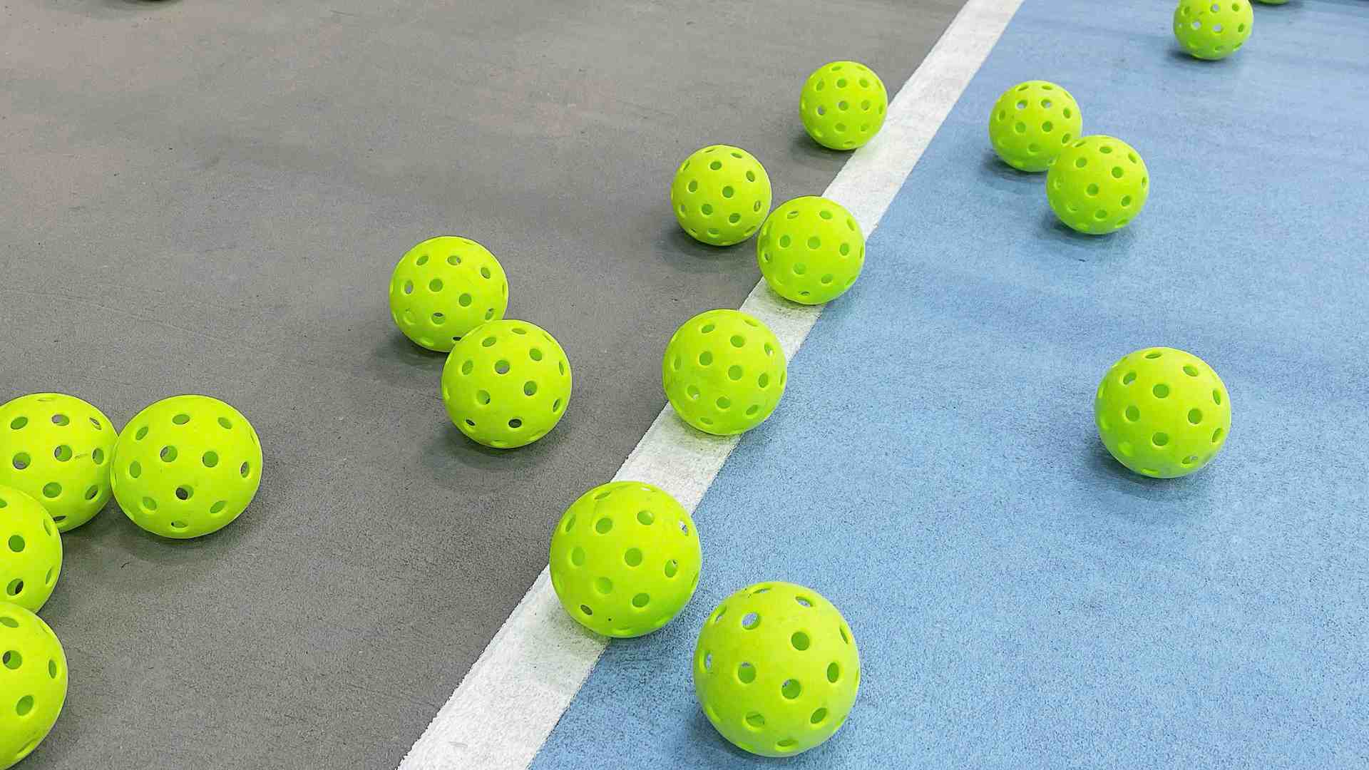 피클볼은 협력하고 함께 플레이할 때 긍정적인 태도를 유지하는 방법을 안다면 커플을 연결하는 데 도움이 됩니다. 사진: Huyen Trang