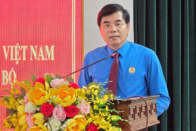 M. Nguyen Hai Long a ete nomme president de la Federation du Labor de la province de Ninh Binh (NOUVEAU) a partir de 1,7.2025. Photo: Midland