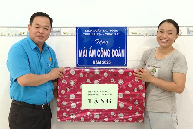 Hỗ trợ 375 triệu đồng xây dựng, sửa chữa 11 Mái ấm Công đoàn cho đoàn viên