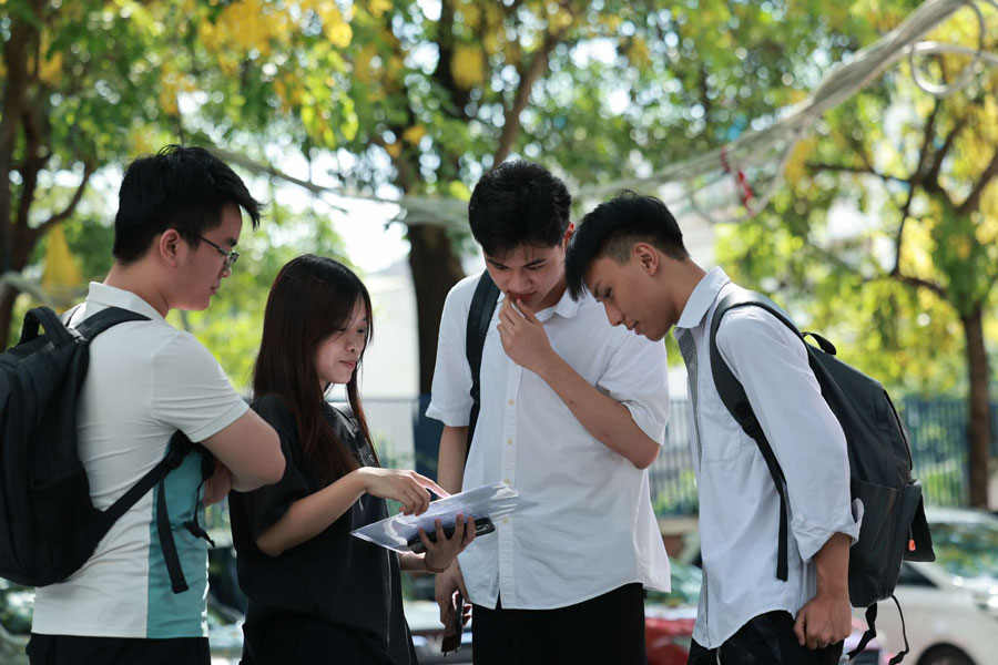 Many schools consider transcripts for Information Technology and Data Science. Photo: Hai Nguyen