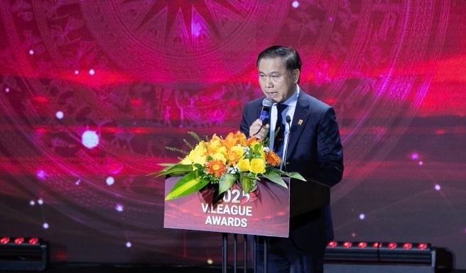 Ong Tran Anh Tu phat bieu tai buoi le. Anh: Minh Dan